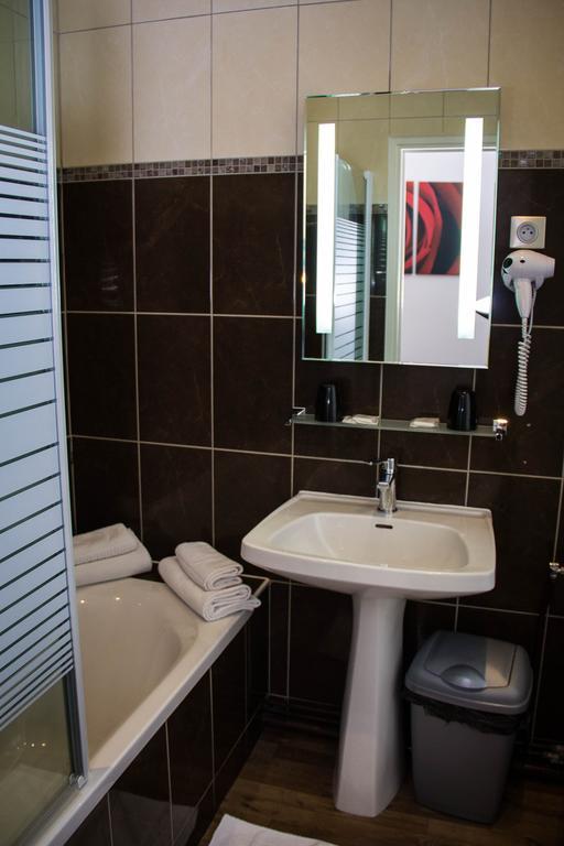 Hotel Memorial Сен-Кантен Номер фото